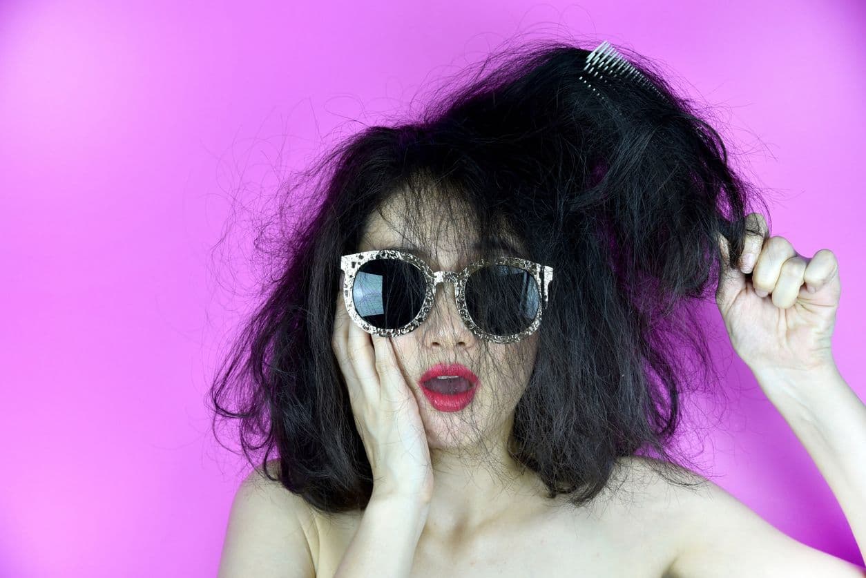 Kvinde med rodet hår